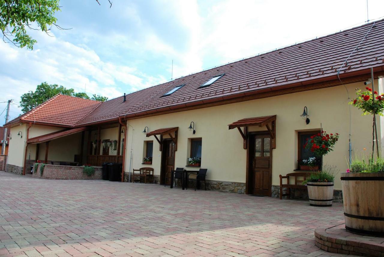 Ubytovanie Tri Ruze Krasznahorkaváralja Kültér fotó